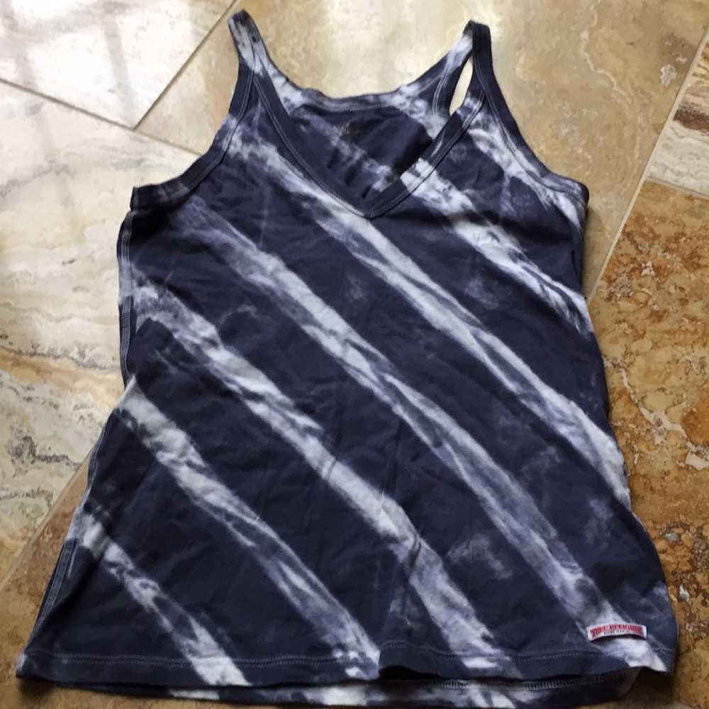 True Religion VNeck/3/4” strap/flattering stripe